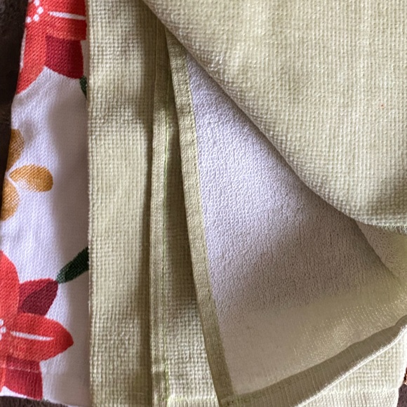 NEW St. Nicholas Square Deck The Halls Kitchen Towel 2-pk poinsettia boho KHOLS - Picture 6 of 9